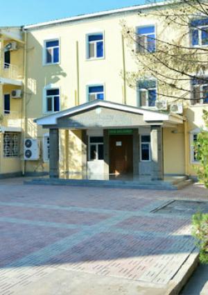 Türkmenistanyň Gahrymany Atamyrat Nyýazow adyndaky Ýöriteleşdirilen bank mekdebi
